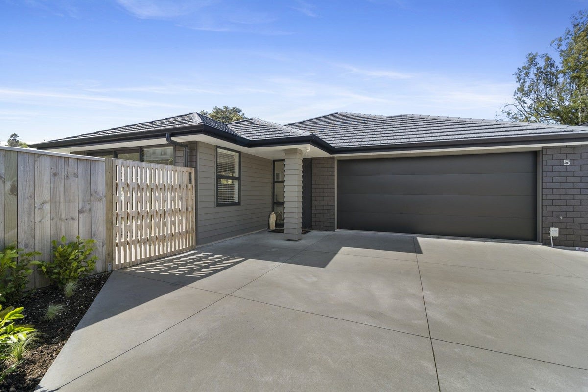 5 Mackillop Way, Brooklands, New Plymouth - Carousel 1