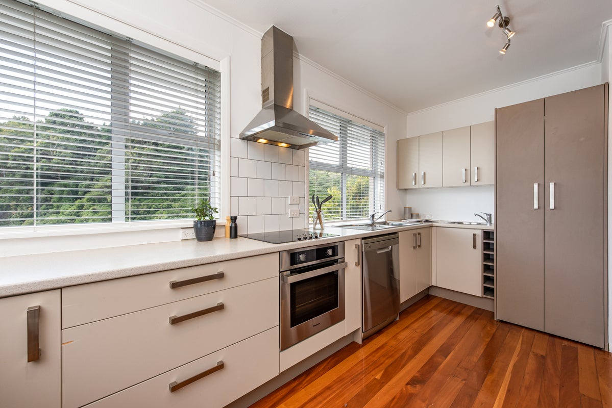 40 Tawa Terrace, Tawa, Wellington - Carousel 2