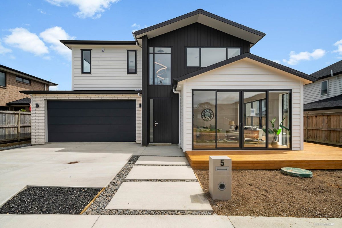5 Pahekeheke RD, Rosehill, Papakura - Carousel 1