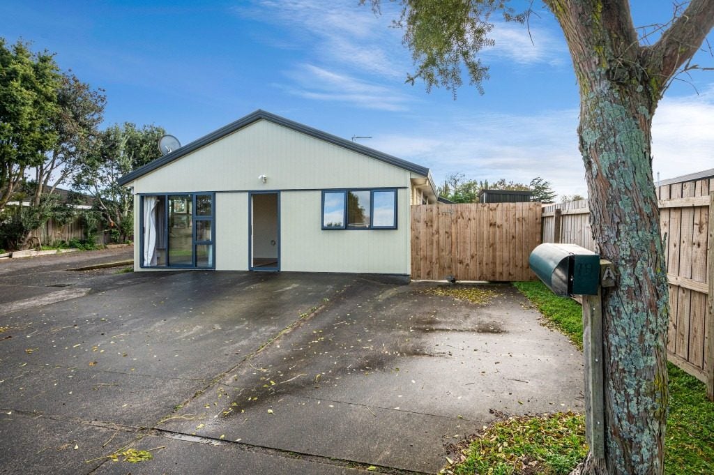 9 Bill Phillip Place, Clendon Park, Auckland - Carousel 12