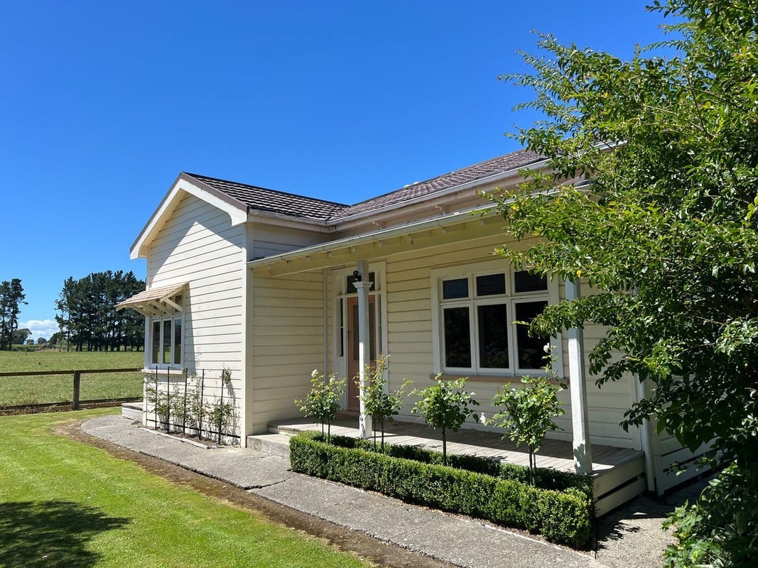 118 Hansens Line, Newbury, Palmerston North - Carousel 1