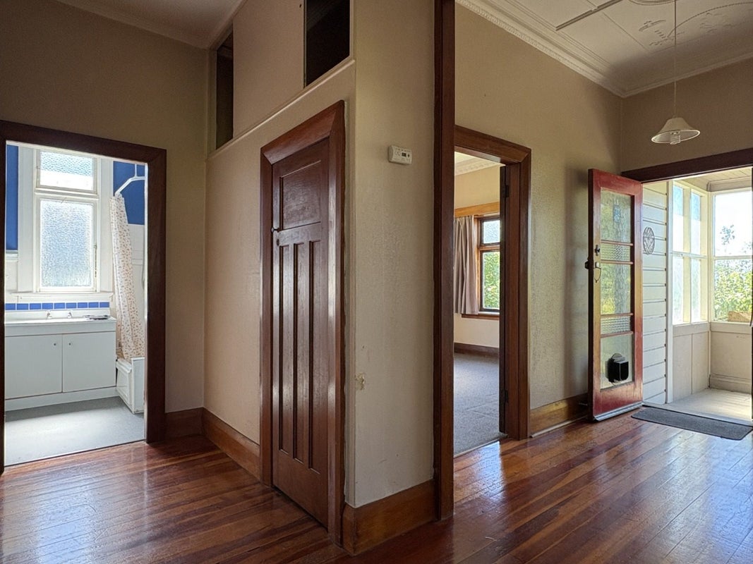 10 College Street, Caversham, Dunedin - Carousel 2