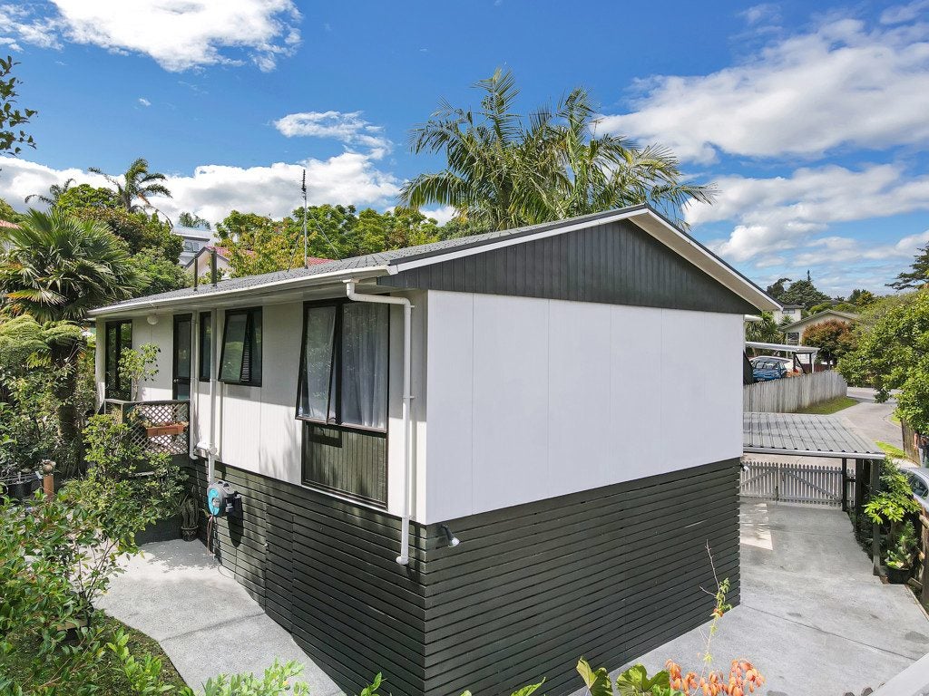 2/23 Rehia Road, Massey, Auckland - Carousel 2