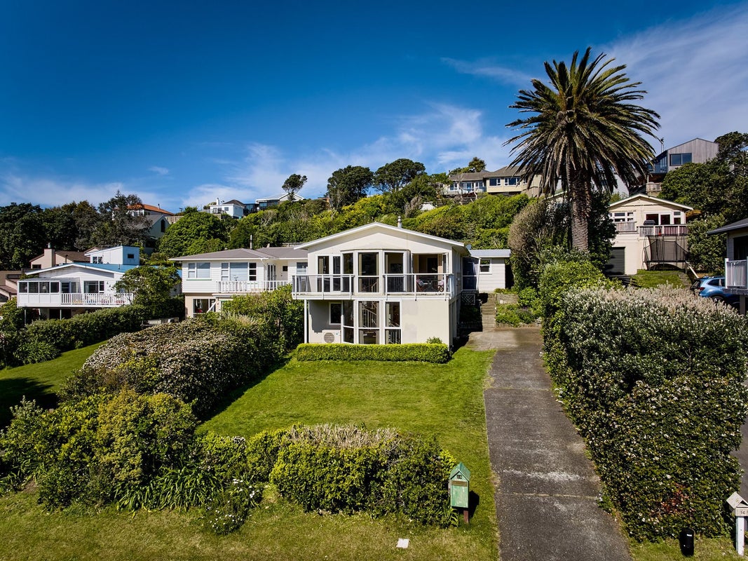 18 Pukerua Beach Road, Pukerua Bay, Porirua - Carousel 2