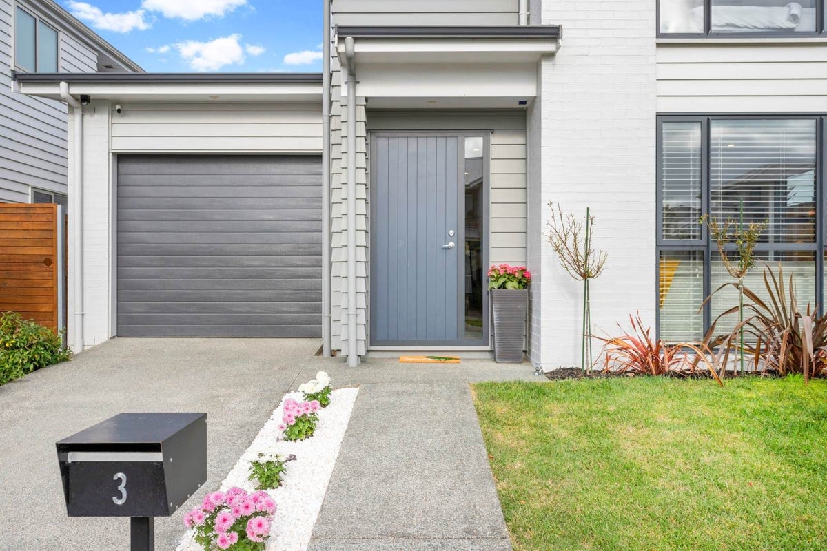 3 Vincent McGrath Crescent, Swanson, Auckland - Carousel 2