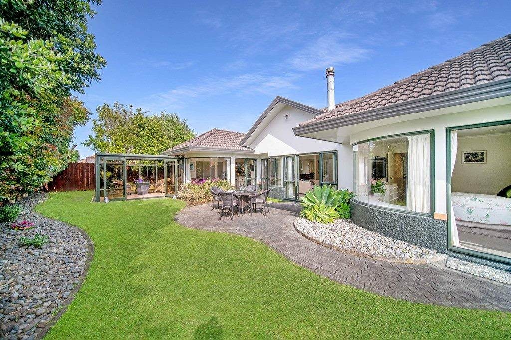 26 Windsong Court, Northpark, Auckland - Carousel 1