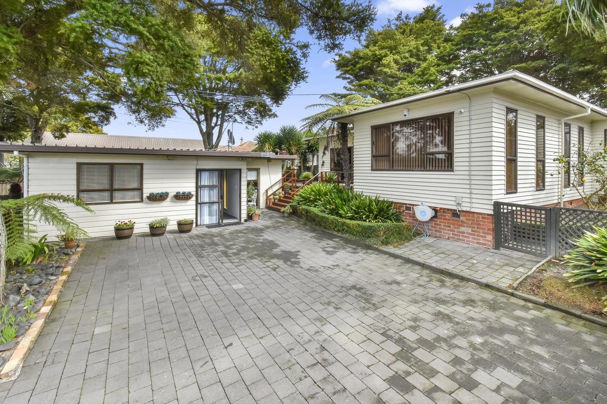 40 Alfriston Road, Manurewa East, Auckland - Carousel 1