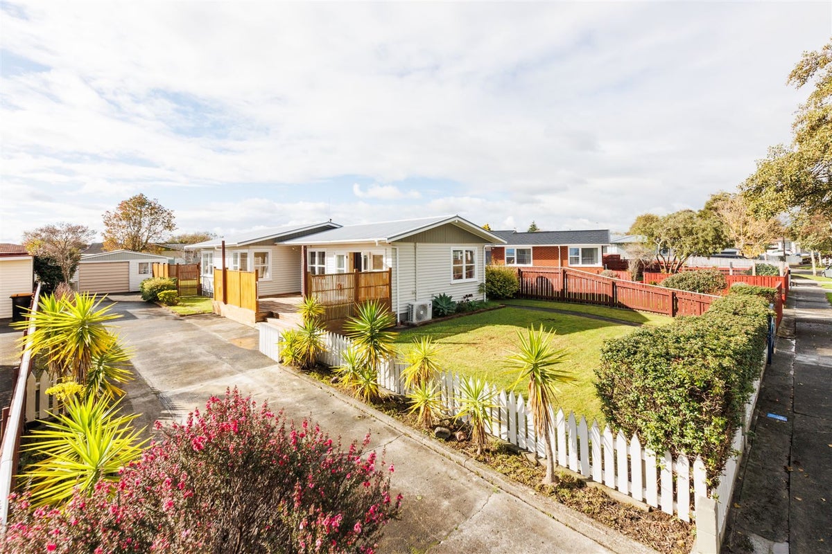 39 Abraham Crescent, Milson, Palmerston North - Carousel 22