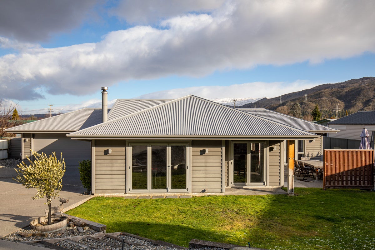 6 Holdom Place, Clyde, Clyde - Carousel 1