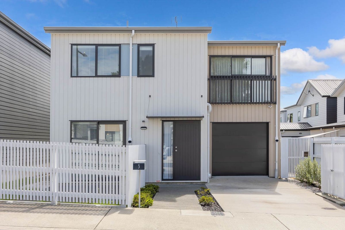 3 Raamuri Road, Glen Innes, Auckland - Carousel 1