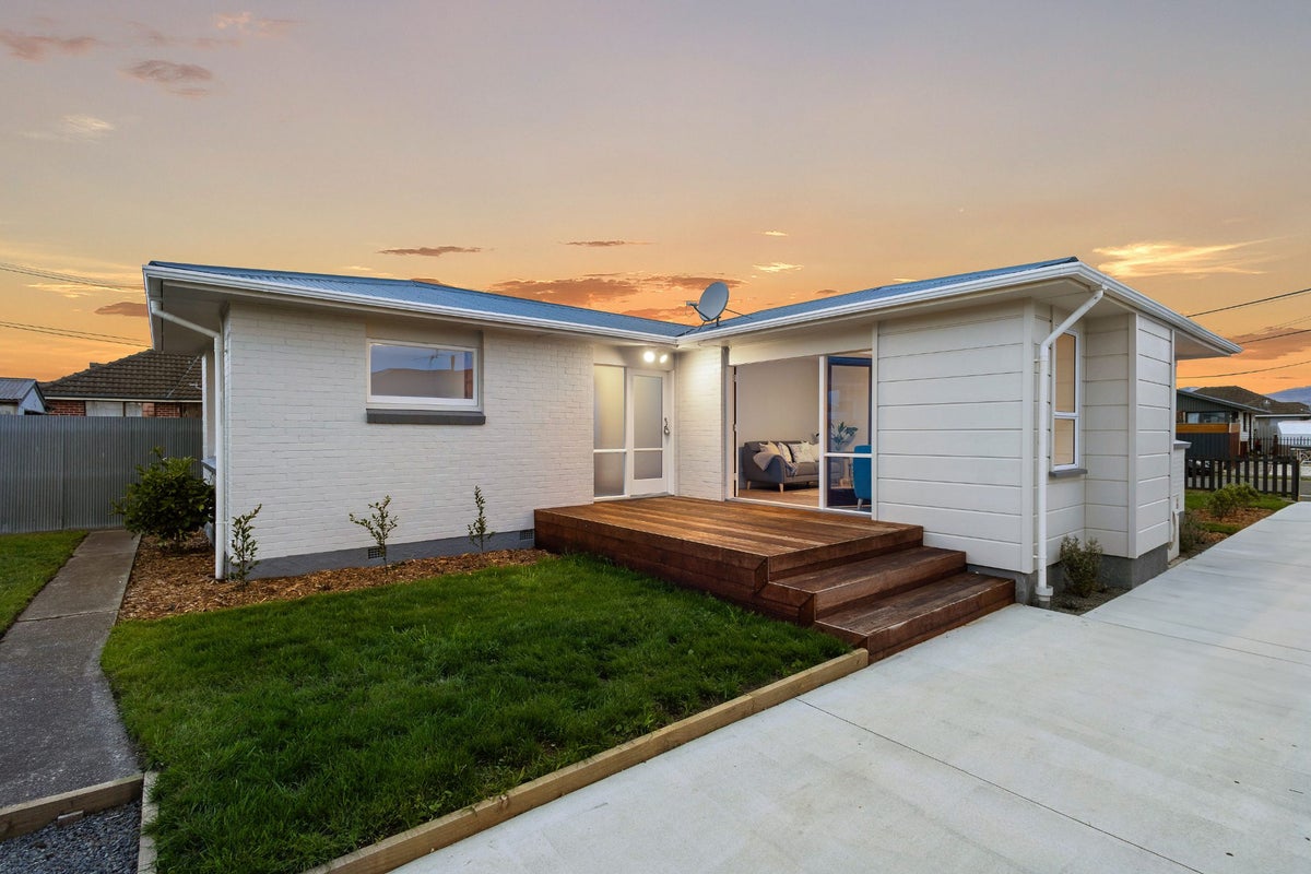 11 Ontario Place, Wainoni, Christchurch - Carousel 2