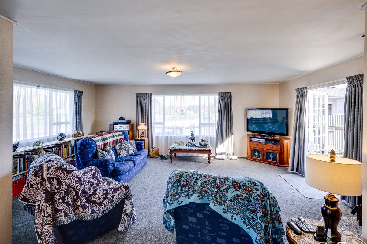 68 Tait Drive, Greenmeadows, Napier - Carousel 2