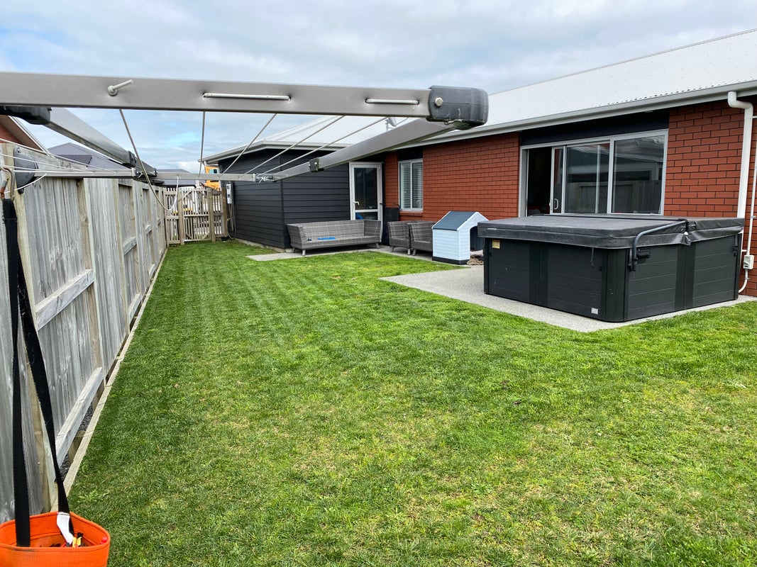 9 Whanau Avenue, Baverstock, Hamilton - Carousel 2