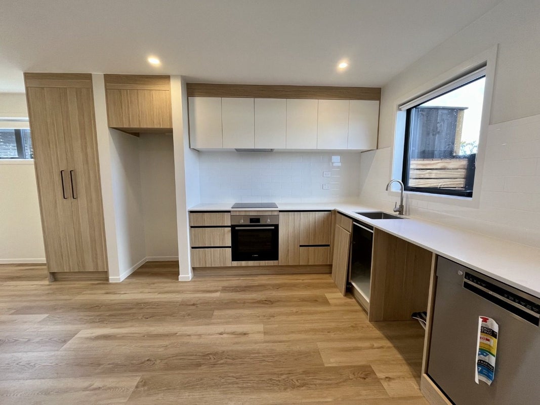 6/506 Glenfield Road, Bayview, Auckland - Carousel 2