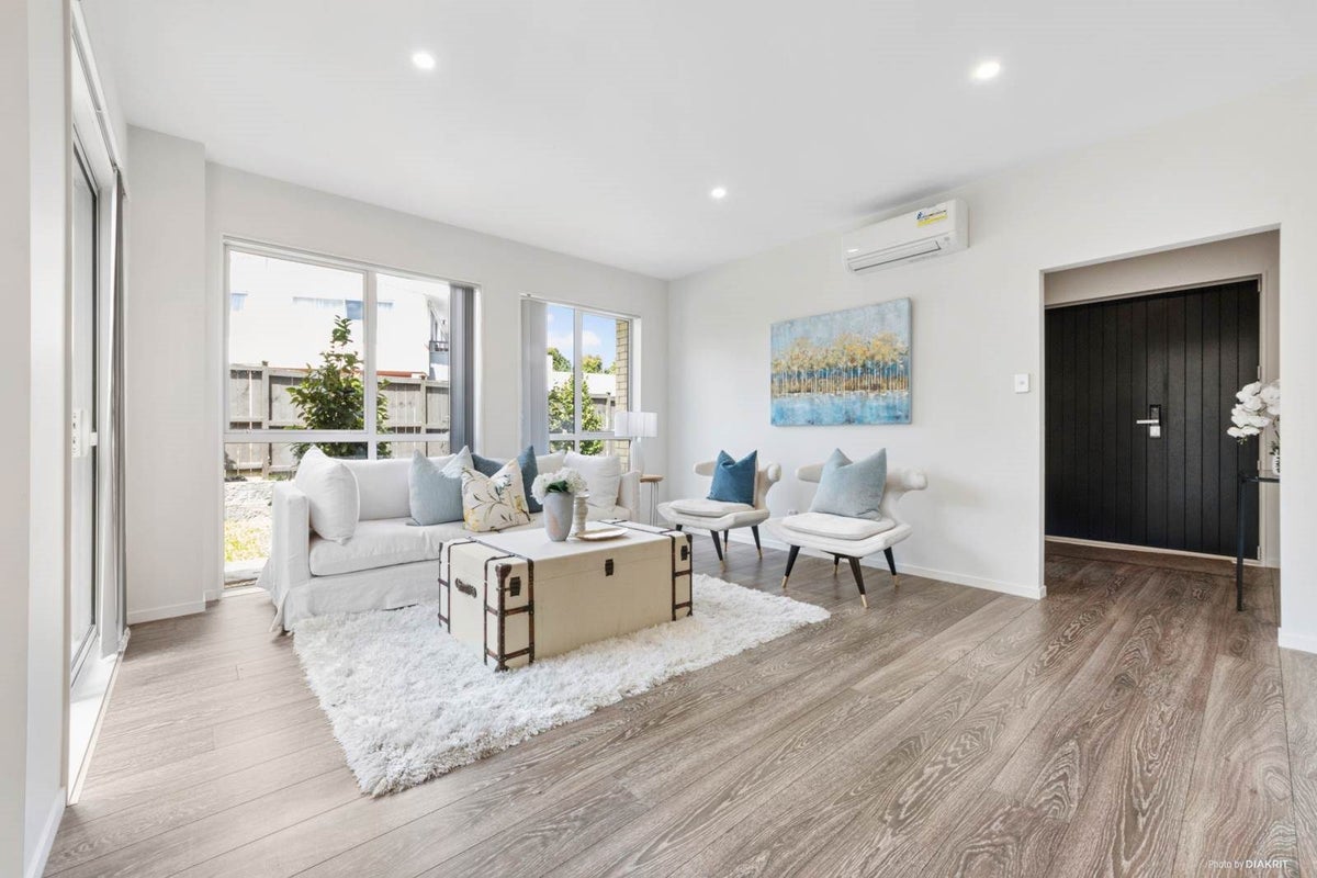 19B Sea Spray Drive, Bucklands Beach, Auckland - Carousel 2
