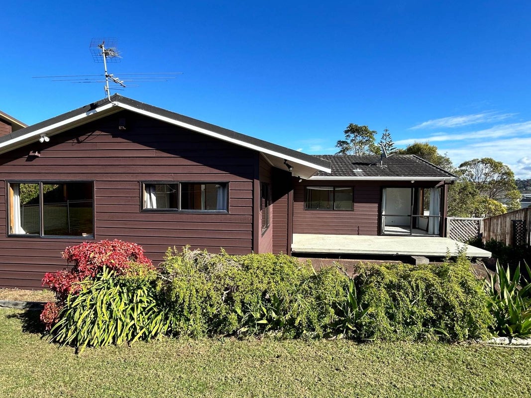 39 Kennedy Avenue, Forrest Hill, Auckland - Carousel 2