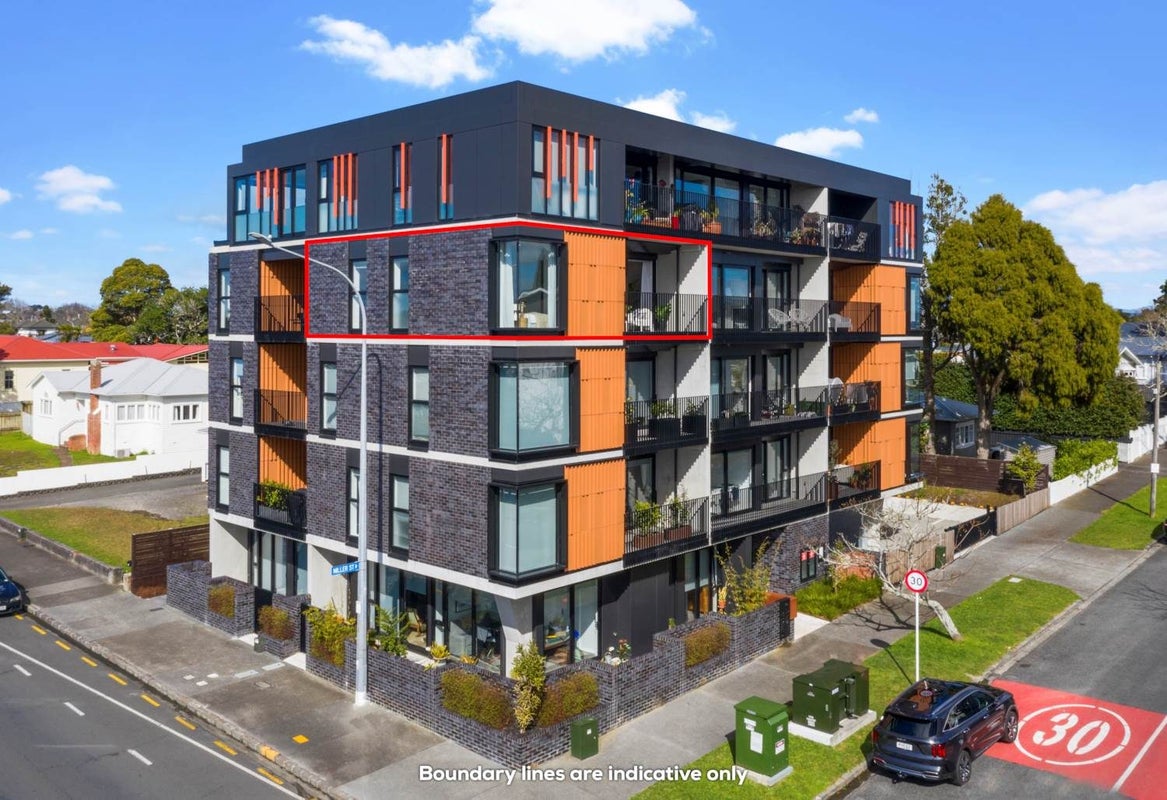 304/2 Miller Street, Point Chevalier, Auckland - Carousel 1