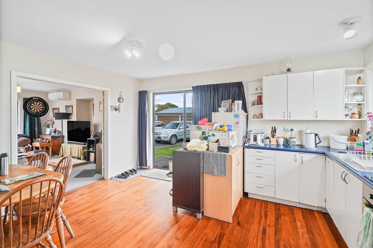 6 Skerten Avenue, Hornby, Christchurch - Carousel 2