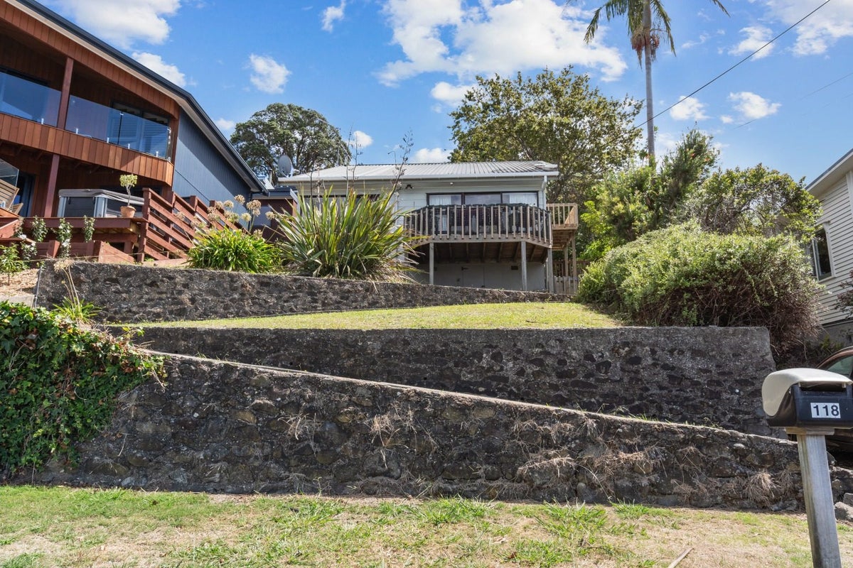 118 Beach Road, Onerahi, Whangarei - Carousel 1