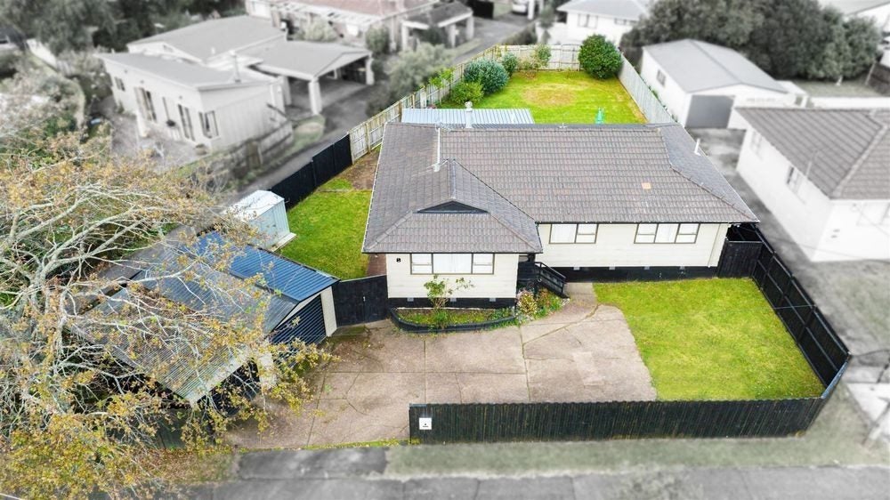 8 Forest Hill Road, Henderson, Auckland - Carousel 2