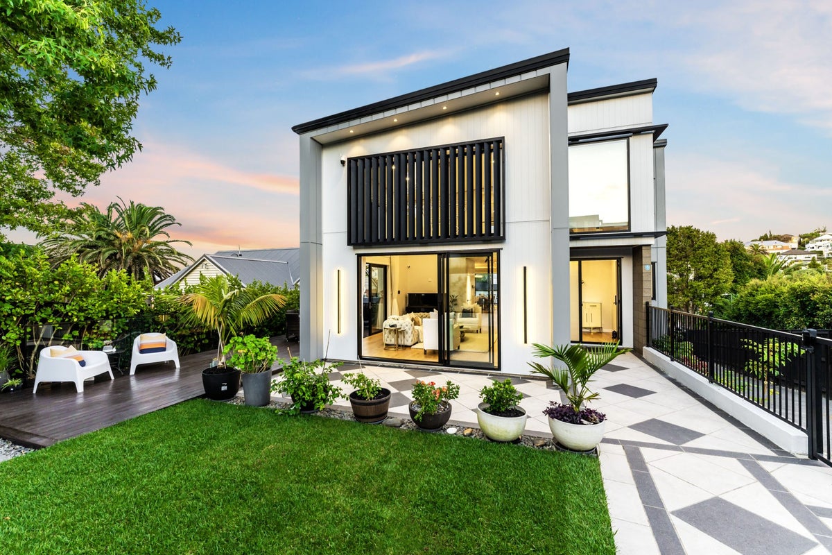 62 Tautari Street, Orakei, Auckland - Carousel 1
