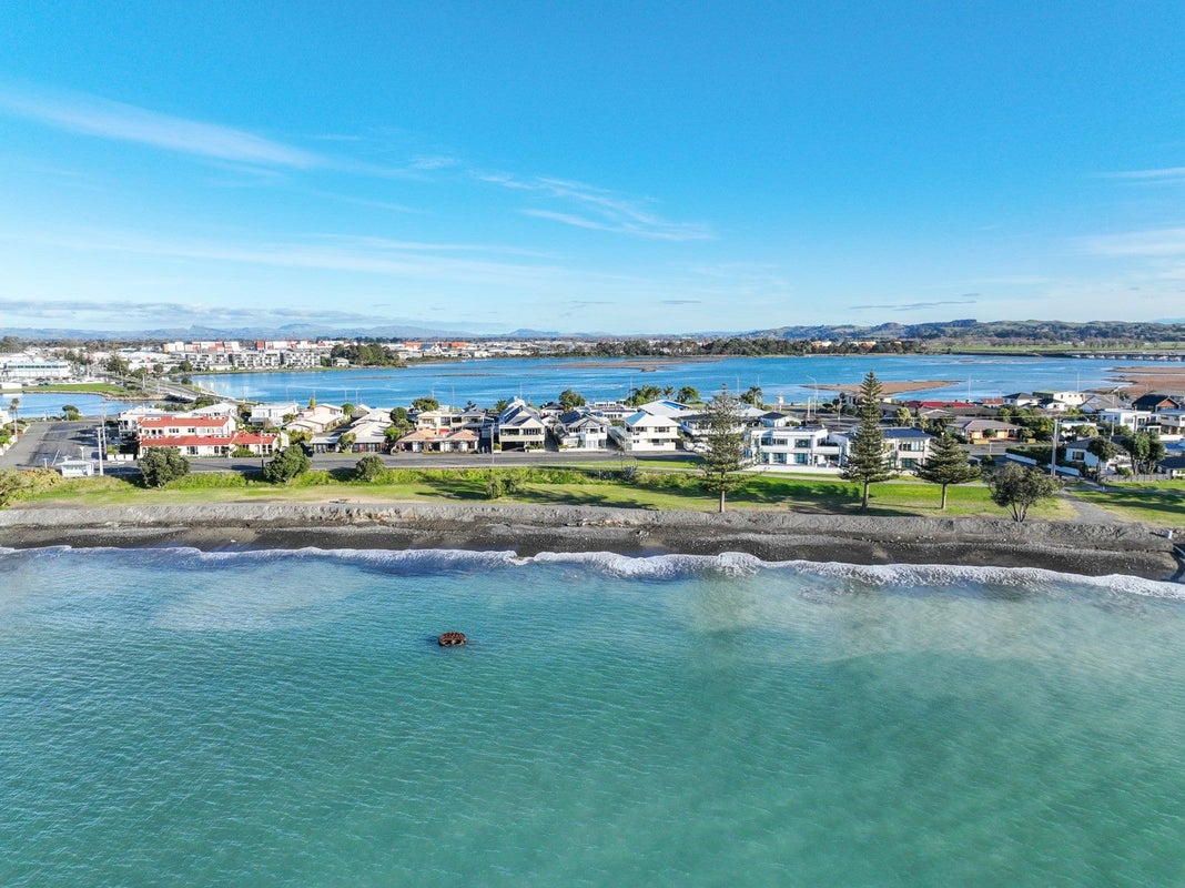 36 Charles Street, Westshore, Napier - Carousel 2