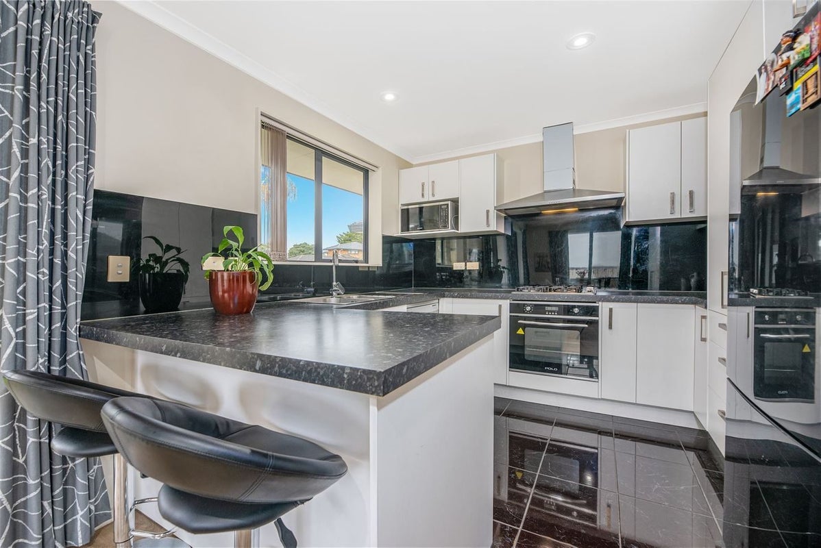 8/72 Swanson Road, Henderson, Auckland - Carousel 2