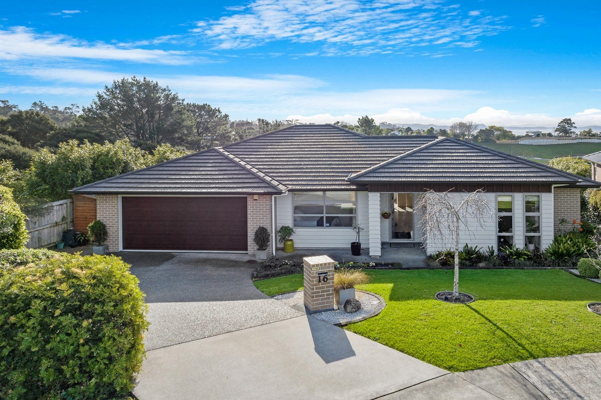 16 Ruth Craig Place, Stanmore Bay, Whangaparaoa - Carousel 1