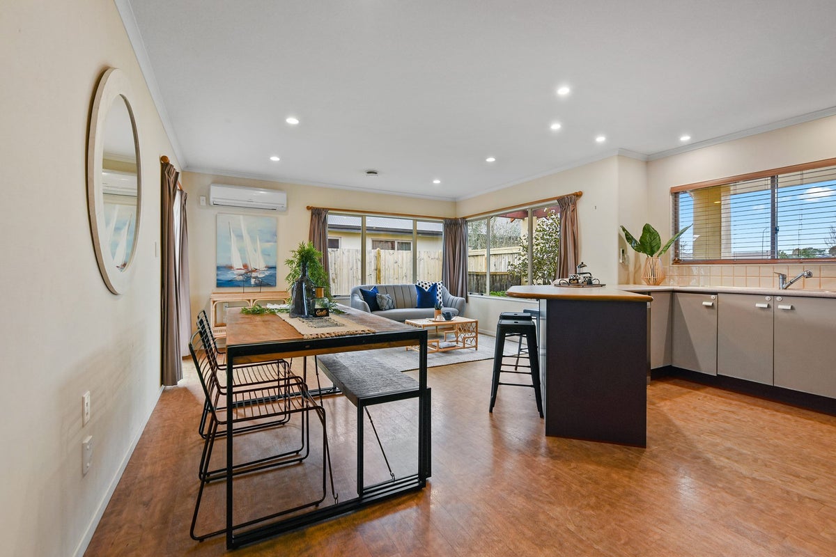 20 Westminster Place, Rototuna North, Hamilton - Carousel 2