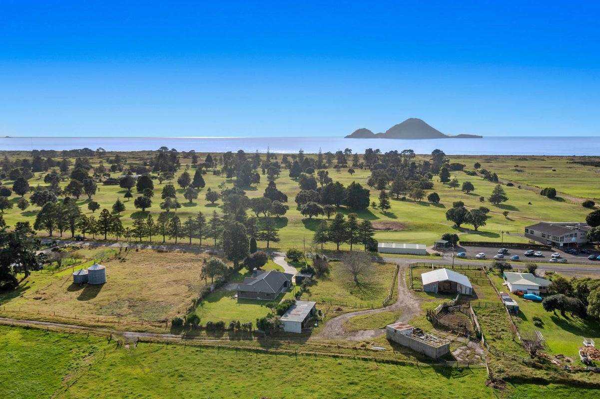 21 Aerodrome Road, Thornton, Whakatane - Carousel 31