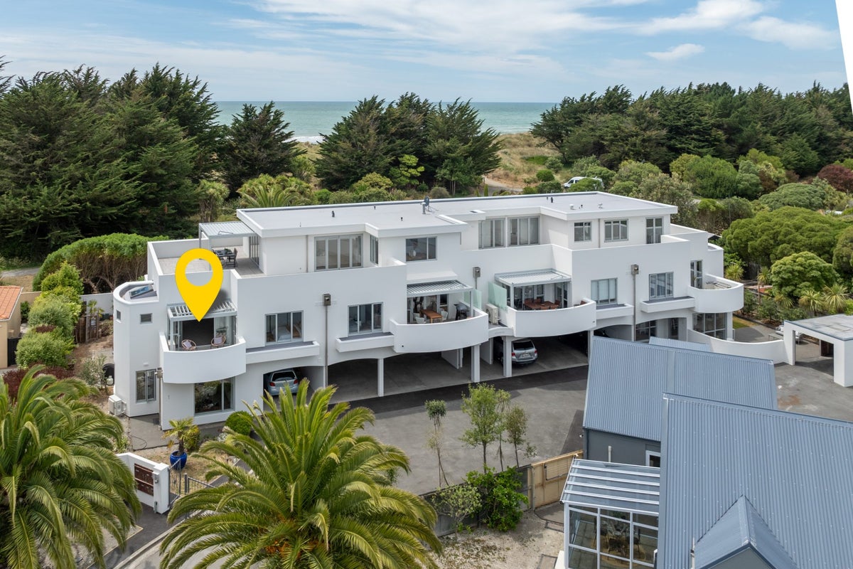 6/8 Ballance Street, Waimairi Beach, Christchurch - Carousel 1