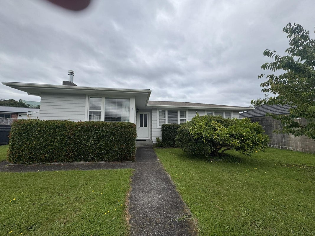 4 Tiwakawaka Grove, Heretaunga, Upper Hutt - Carousel 1