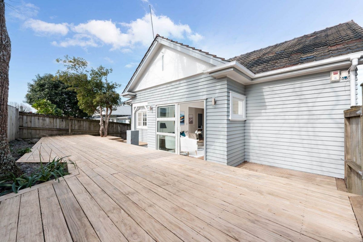 1/647 Mount Albert Road, Royal Oak, Auckland - Carousel 1