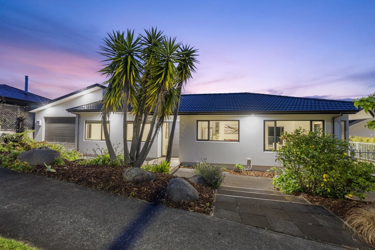 205 Heta Road, Merrilands, New Plymouth - Carousel 1