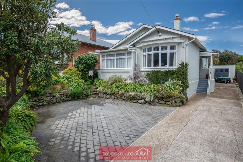 30 Oakland Street, Andersons Bay, Dunedin - Carousel 1