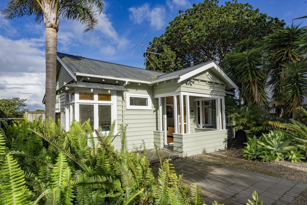 1A Hoheria Road, Onehunga, Auckland - Carousel 1