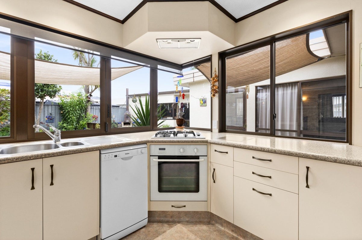 34 York Avenue, Tamatea, Napier - Carousel 2