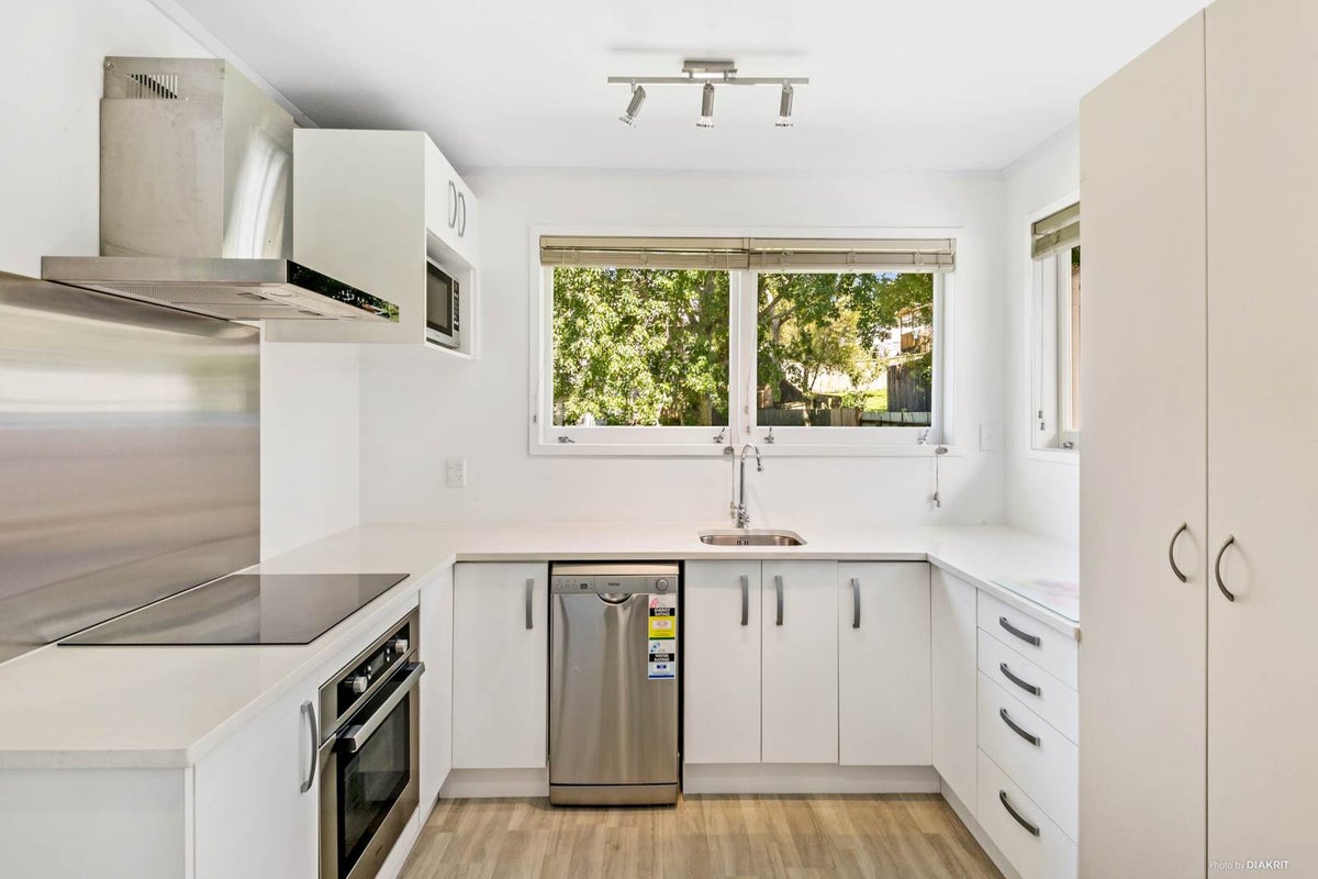 56 Vandeleur Avenue, Birkdale, Auckland - Carousel 1