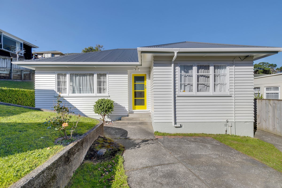 9 Roy Street, Tawa, Wellington - Carousel 18