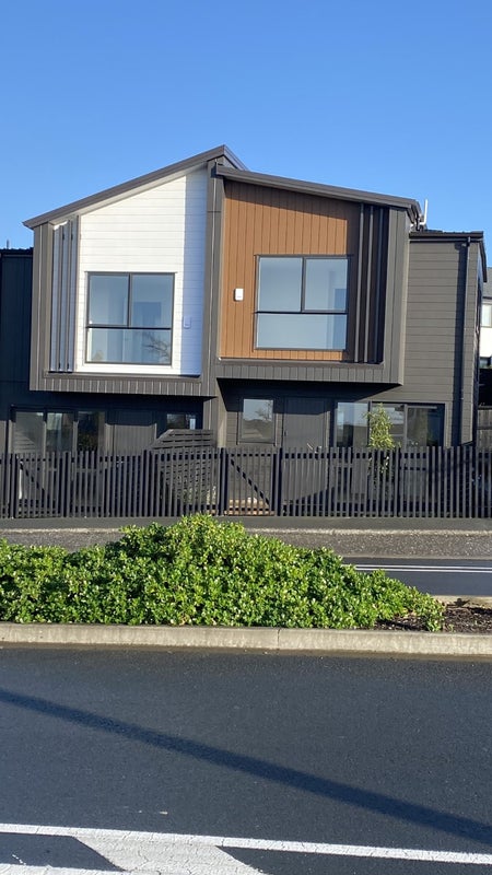 1/130 Te Oneroa Way, Long Bay, Auckland - Carousel 2