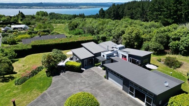 10 Cameron Drive, Acacia Bay, Taupo - Carousel 1
