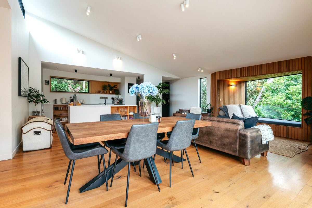 39 Makora Avenue, Oneroa, Waiheke Island - Carousel 1