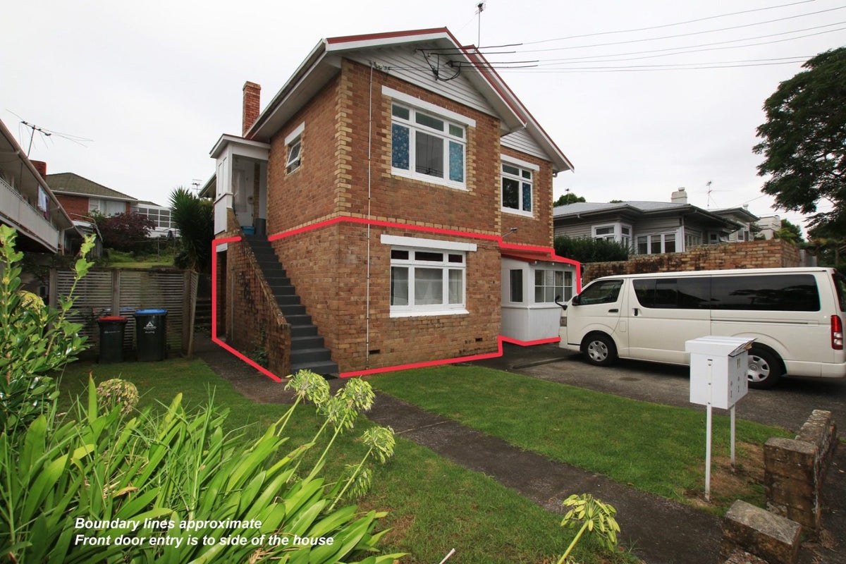 91 Calgary Street, Mount Eden, Auckland - Carousel 1