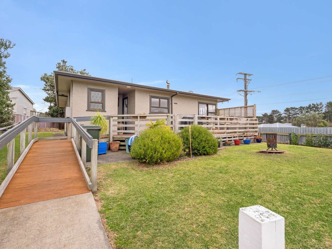 54 Mosston Road, Castlecliff, Whanganui - Carousel 1