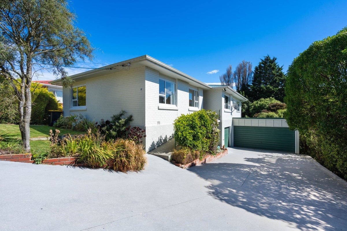 37 Duckworth Street, Andersons Bay, Dunedin - Carousel 1