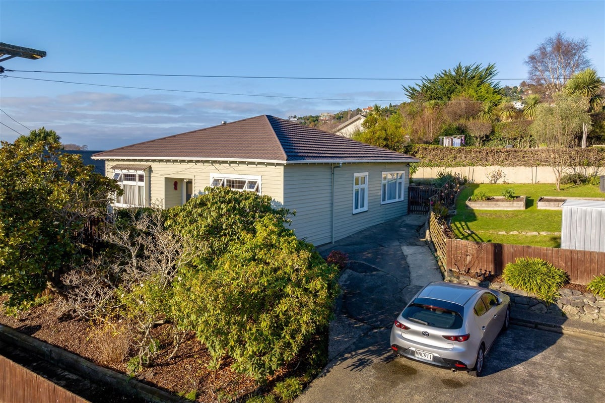 3 Lomond Street, Caversham, Dunedin - Carousel 1