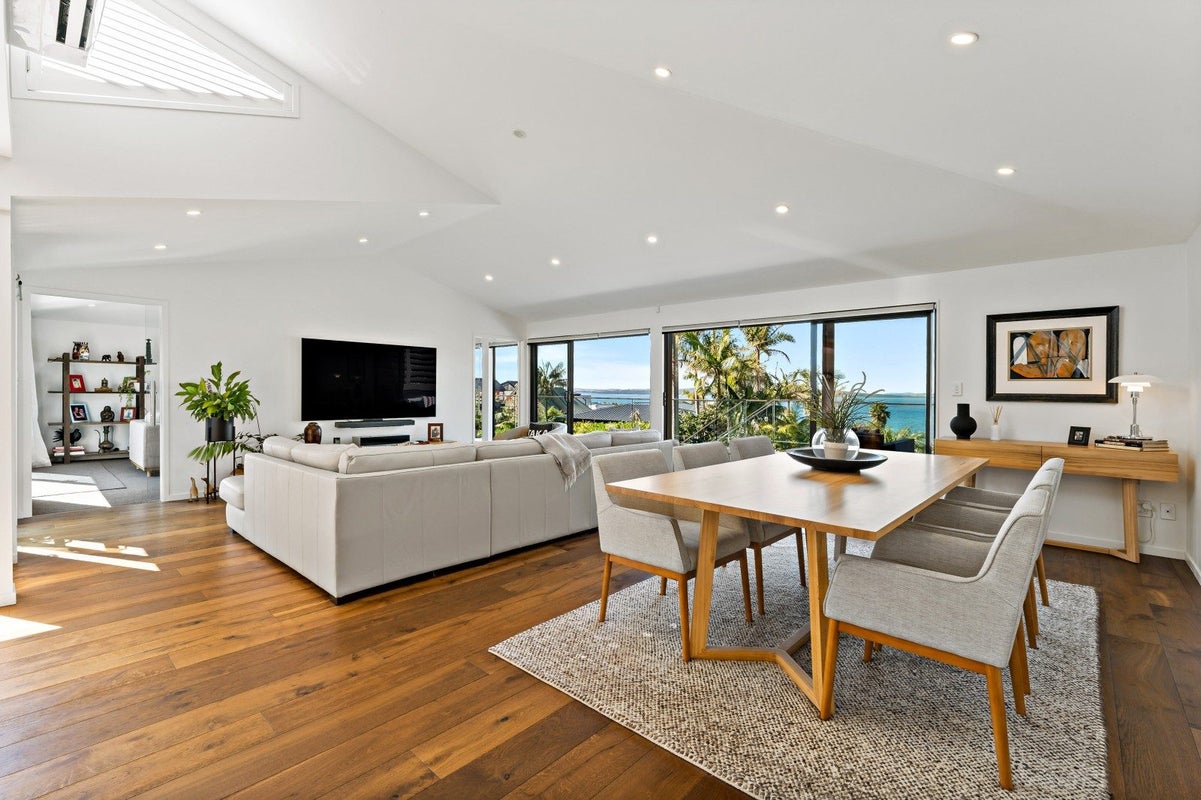 2/16 Marama Street, Castor Bay, North Shore City, Auckland - Carousel 2
