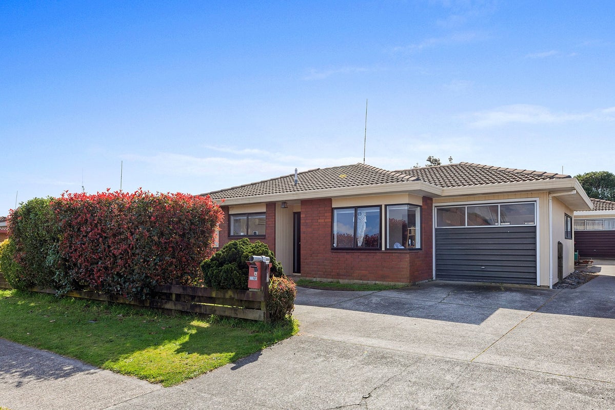 1/77 Gloucester Road, Mount Maunganui, Mount Maunganui - Carousel 1