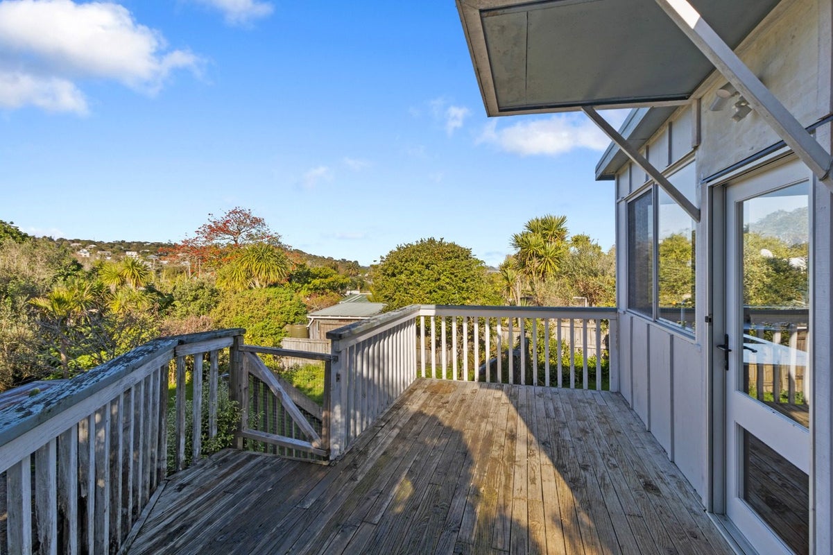 14 Tui Street, Oneroa, Waiheke Island - Carousel 2