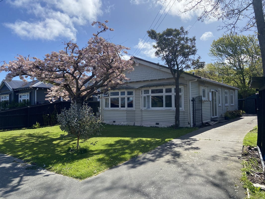8 Coles Place, St Albans, Christchurch - Carousel 1